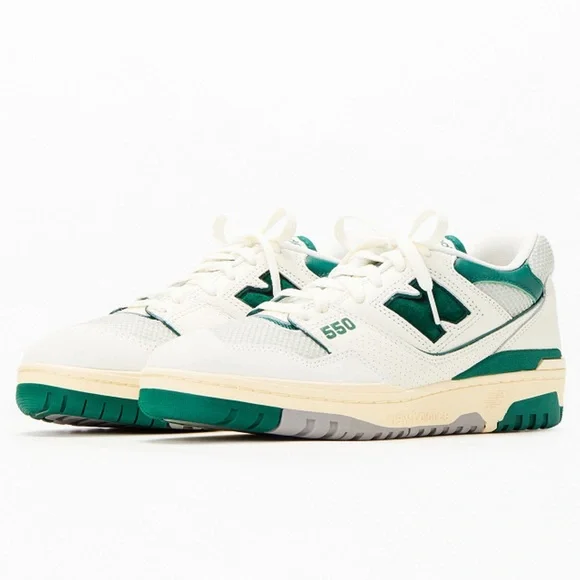 NWT • New Balance • Green 550 Sneaks • Size 6.5 Men/8 Women • 💚🤍 - Picture 1 of 16